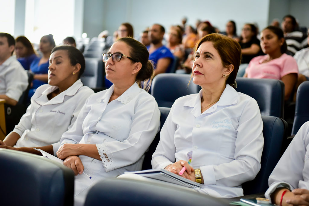 Profissionais da Fundhacre recebem treinamento para atender casos suspeitos do novo coronavírus