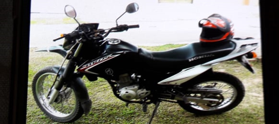 Homem armado invade bar e rouba moto em Rodrigues Alves; Polícia recupera veículo