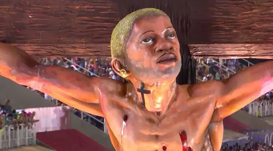 Deputado diz que Mangueira desrespeita cristãos: “Lamentável”