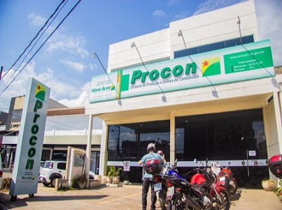 Procon deve multar altos preços de álcool em gel e máscaras