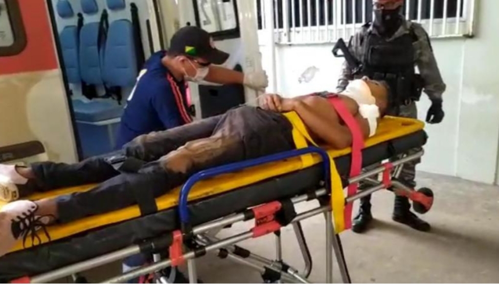 Adolescente é baleado por policial à paisana após assaltar casal em Rio Branco