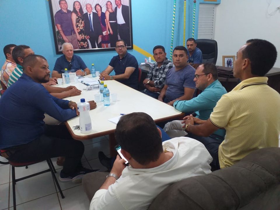 Sebastião Correia se reuni com membros da AMEACRE e confirma primeira semana Evangélica em Rodrigues Alves