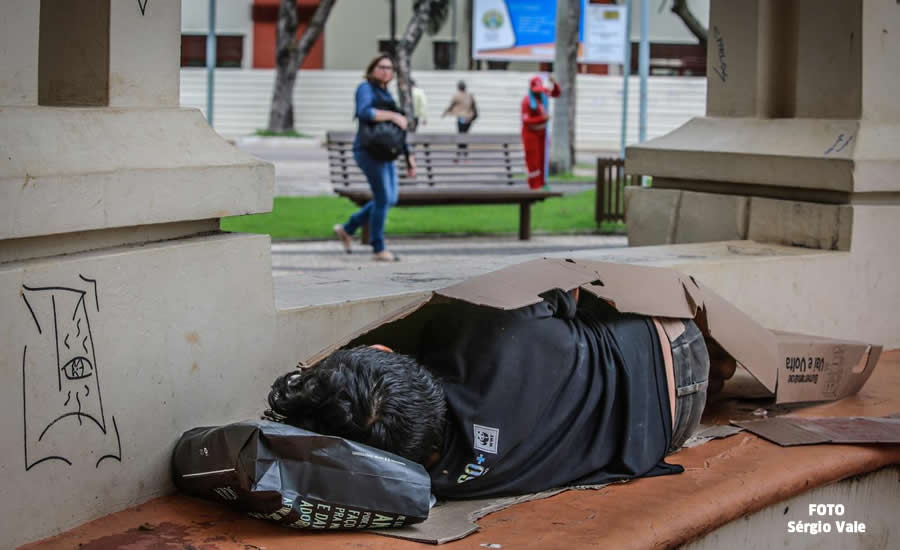Defensorias querem saber o que vem sendo feito para proteger moradores de rua