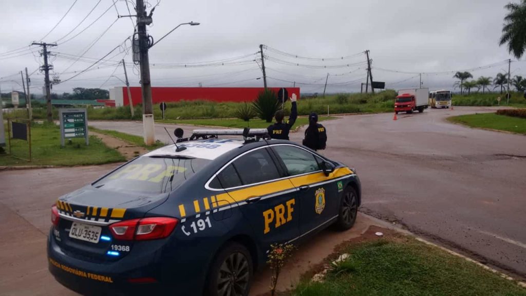 Polícia Rodoviária Federal e SEST/SENAT intensificam apoio aos caminhoneiros