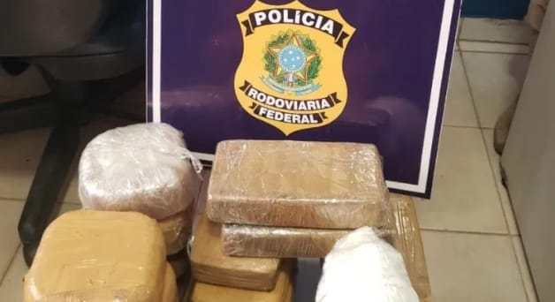 PRF prende casal com 40 kg de cocaína escondidos em caminhão no Acre