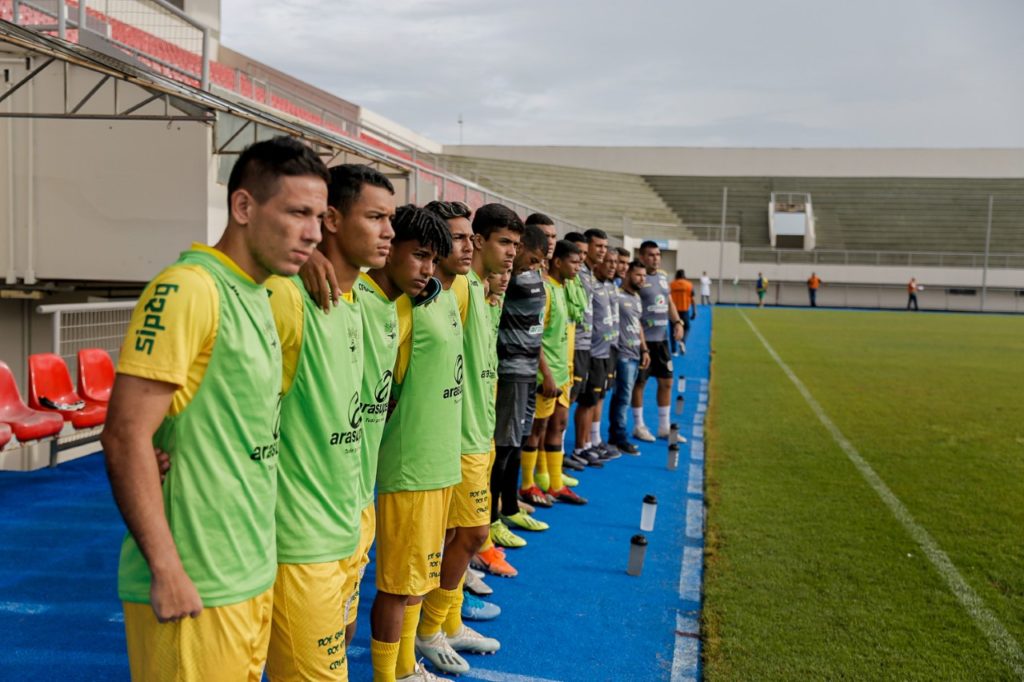 Galvez dispensa atletas profissionais como medida preventiva ao coronavírus