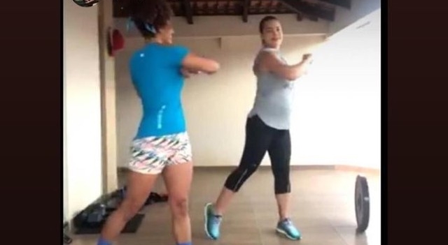 Na quarentena, alunos treinam em casa com ajuda de educadores físicos que passam exercícios pela web