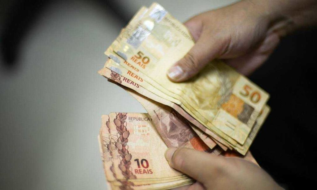 Auxílio de R$ 600: Tesouro diz que pedirá ajuda de comunidades para cadastrar informais