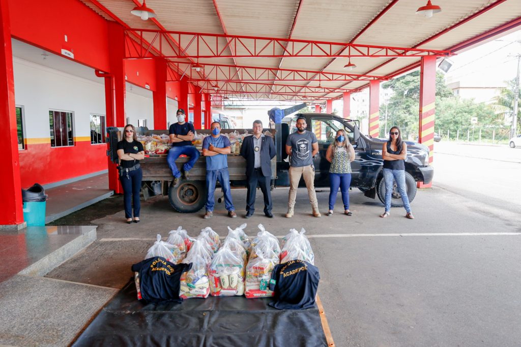 Estado recebe doações de cestas básicas de Policiais Civis