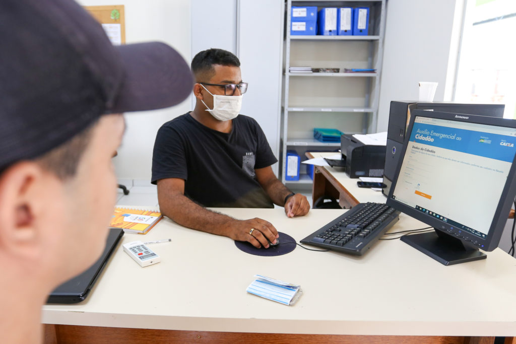 Em Cruzeiro do Sul, escolas abrem para cadastrar cidadãos sem acesso à internet em auxílio emergencial