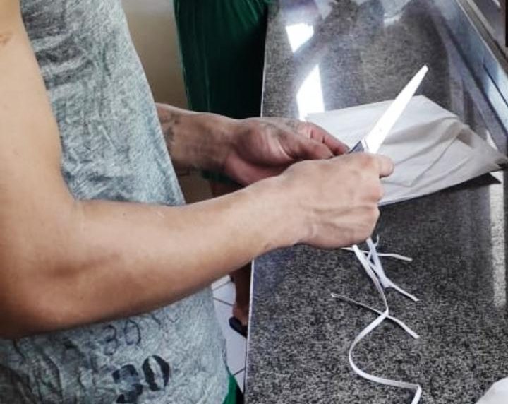 Socioeducandos no Acre confeccionam máscaras de proteção