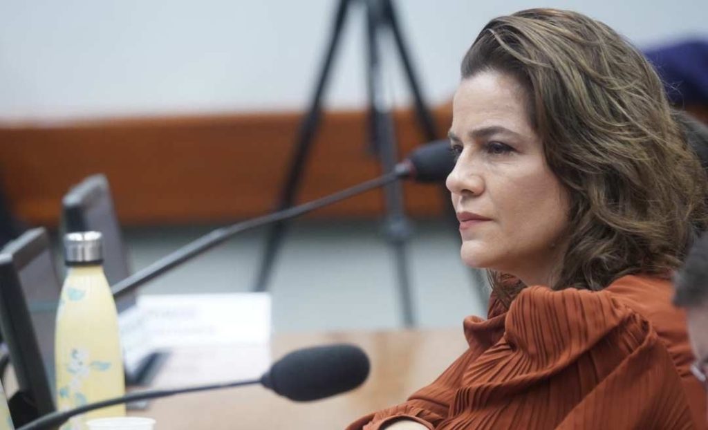 Mara Rocha pede ajuda ao MRE para resgatar brasileiros que estudam na Bolívia