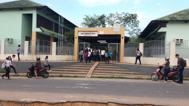 Governo publica decreto que estende suspensão das aulas até o final do mês devido à Covid-19
