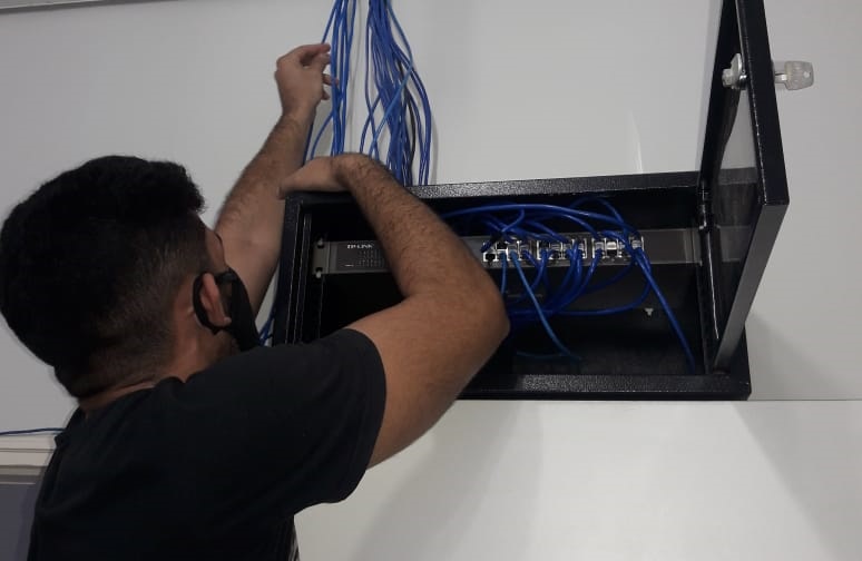 FCCV realiza troca e manutenção nos cabos de internet do Centro de Diagnóstico