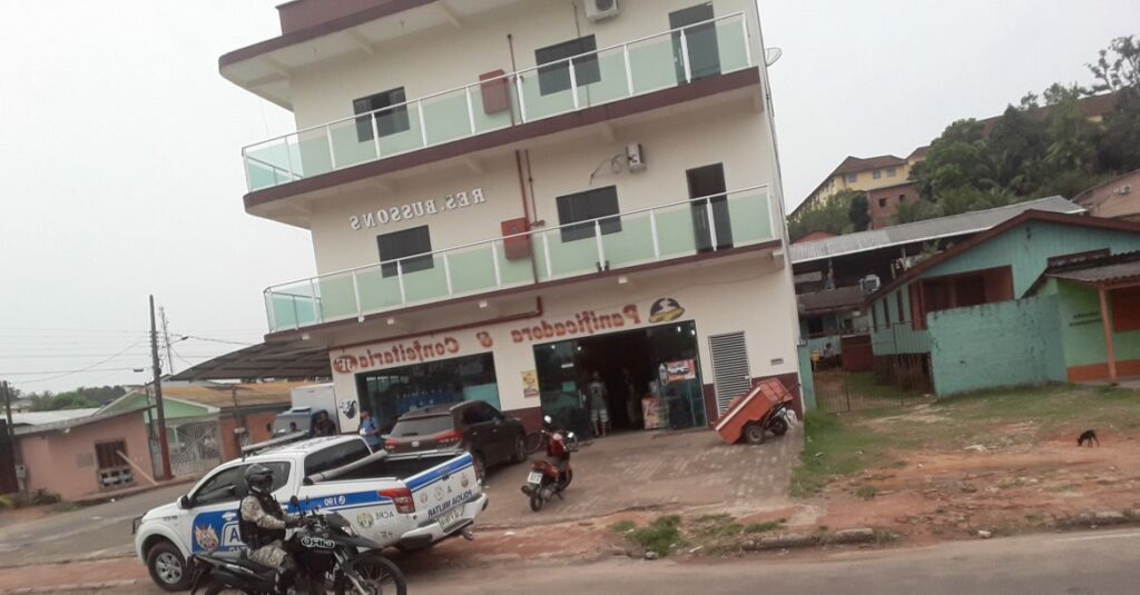 Bandidos armados tentam assaltar padaria em Cruzeiro do Sul