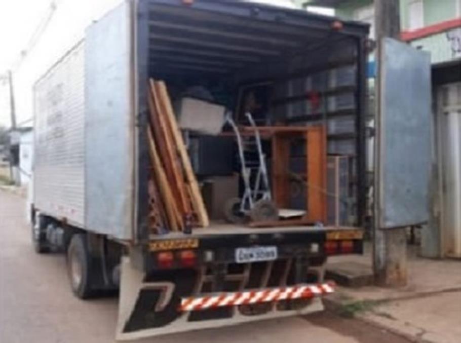 No Acre, homem tem caminhão roubado e fica amarrado por 3 horas durante assalto