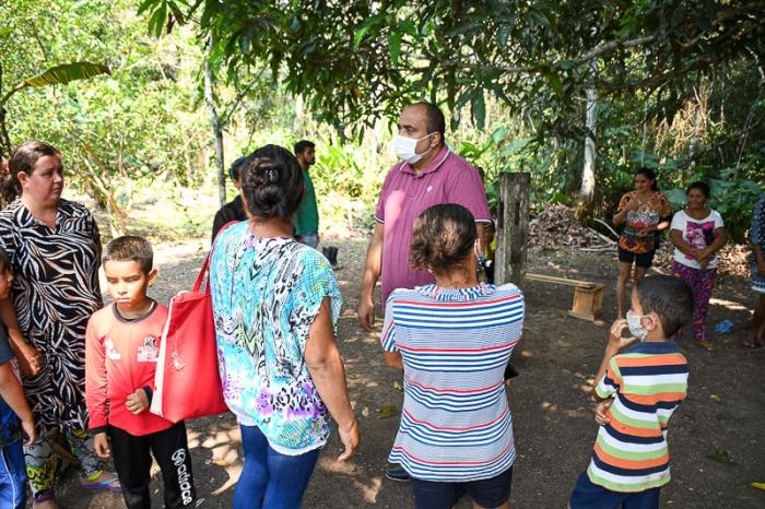 Prefeito Clodoaldo visita Ramal Centrinho e se reúne com moradores para discutir demandas