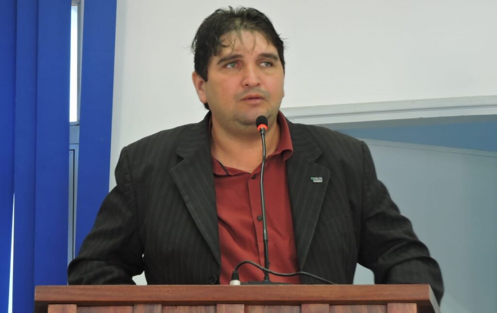 Vereador Franciney Melo apresenta projeto que transforma o Miritizal área urbana de Cruzeiro do Sul