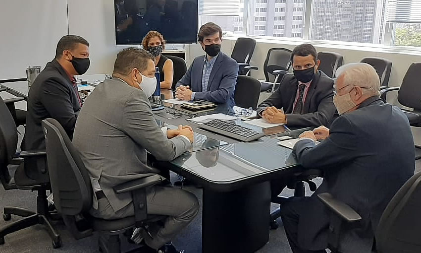 Vice-governador que viabilizar ponte área entre Cruzeiro do Sul – Pucallpa