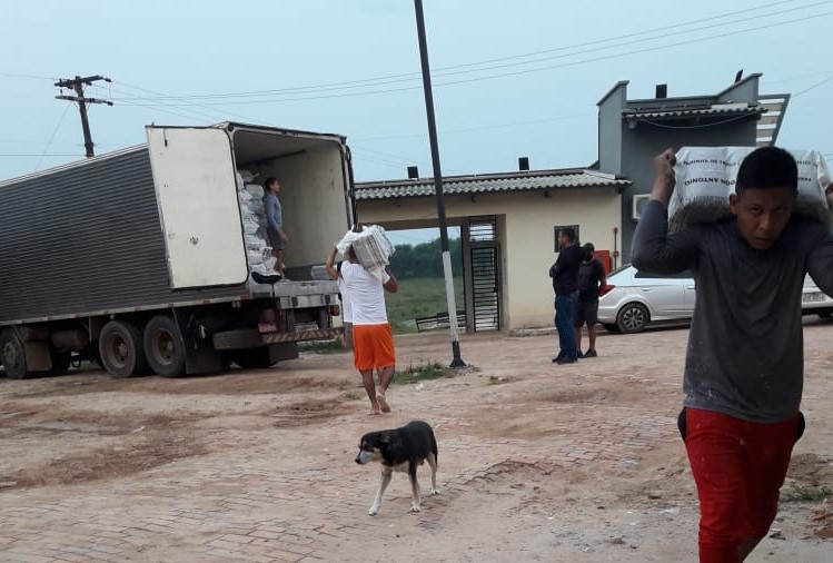 Empresa perde 15 toneladas de açaí avaliada em R$ 150 mil durante abordagem da PM no Acre