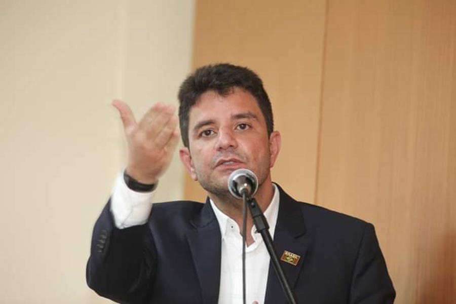 Gladson volta atrás e revoga 12 exonerações de cargos comissionados da Sesacre