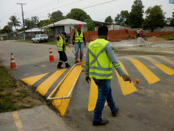 Prefeitura de Cruzeiro do Sul proporciona segurança no trânsito com sinalização revitalizada