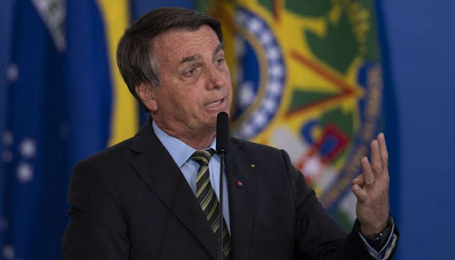 Bolsonaro prorroga auxílio emergencial com 4 parcelas de R$ 300