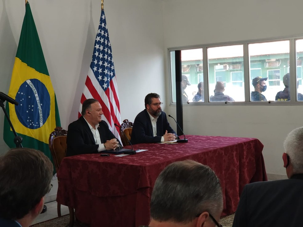 Vamos tirar Maduro de lá, diz secretário de Estado dos EUA em visita a Roraima