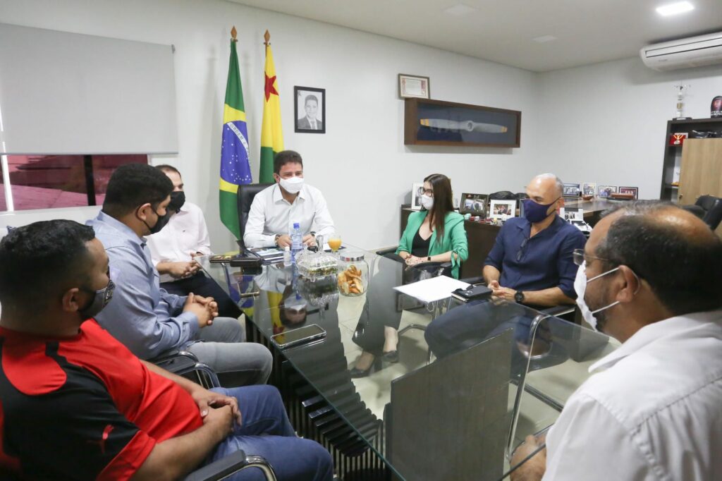 Governo do Acre substitui veículos oficiais por táxi e carros de aplicativos para deslocamento dos servidores