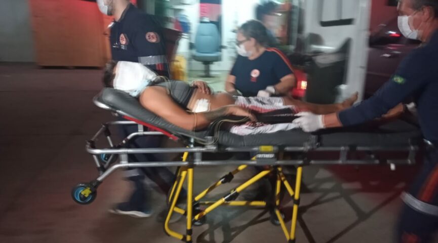 Mulher esfaqueia namorada após discussão em bebedeira em Rio Branco