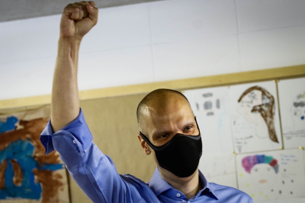 Bruno Covas, do PSDB, é reeleito prefeito de São Paulo