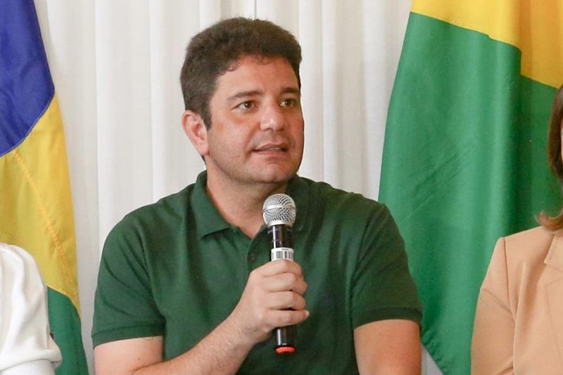 Governador exonera diretores, comissionados e nomeia novos servidores