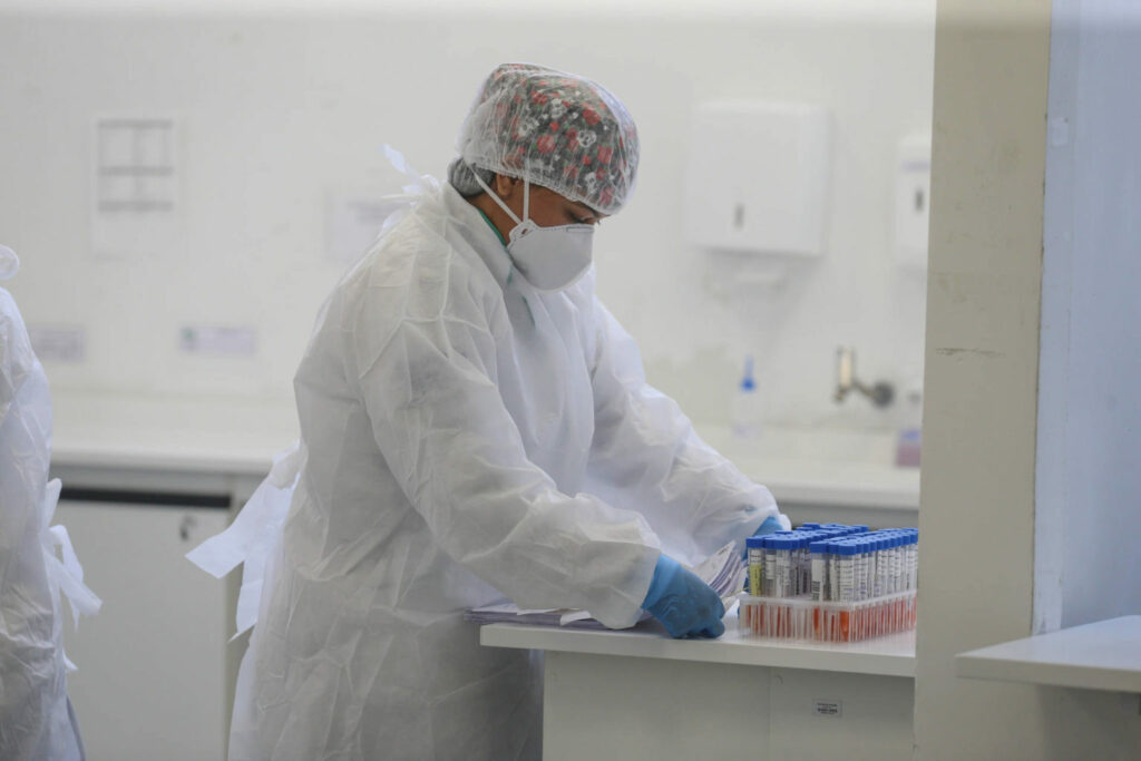 Casos de Covid-19 no Acre crescem mais de 81% em novembro