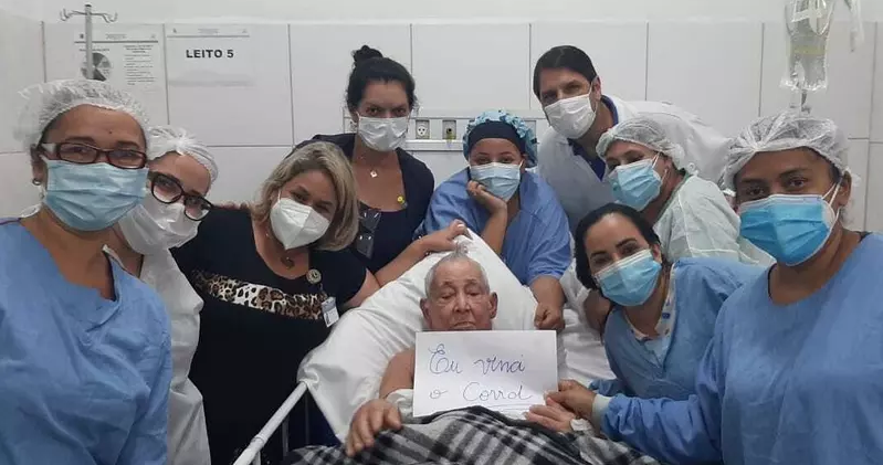Milagre de Natal: brasileiro de 99 anos recebe alta depois de vencer a Covid-19