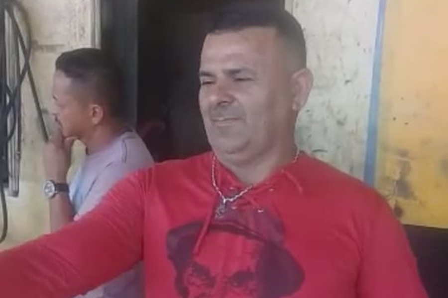 Em Cruzeiro do Sul, trabalhador encontra bolsa com R$ 600 e dois celulares e devolve para dona; assista