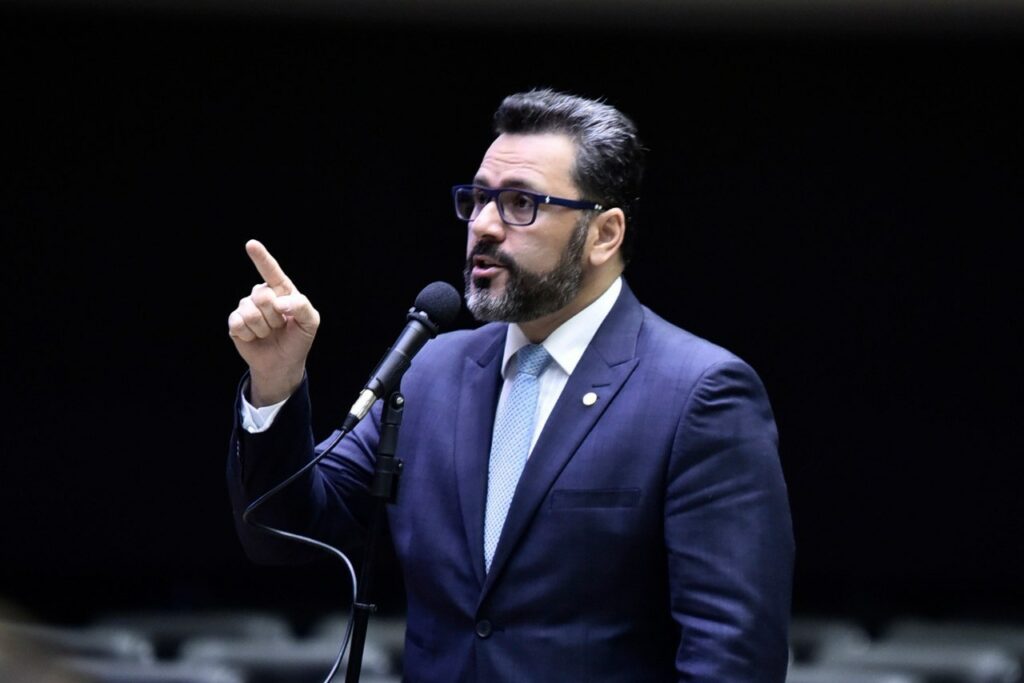 Alan Rick se posiciona contra a legalização do aborto aprovada na Argentina