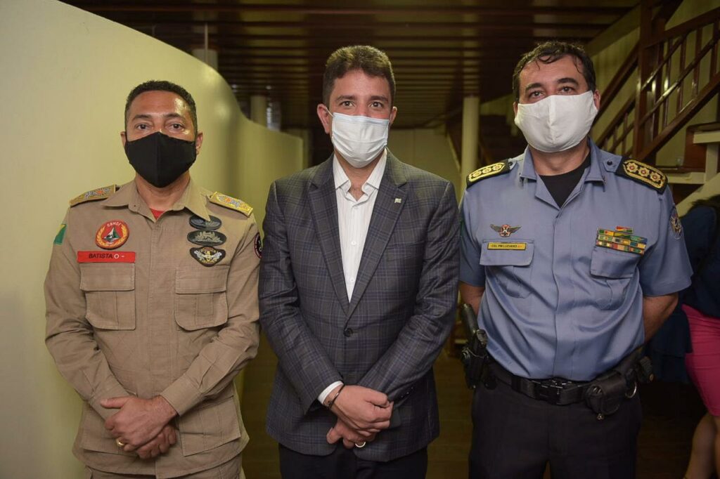 Gladson Cameli encaminha à Aleac três projetos para beneficiar policiais militares e bombeiros