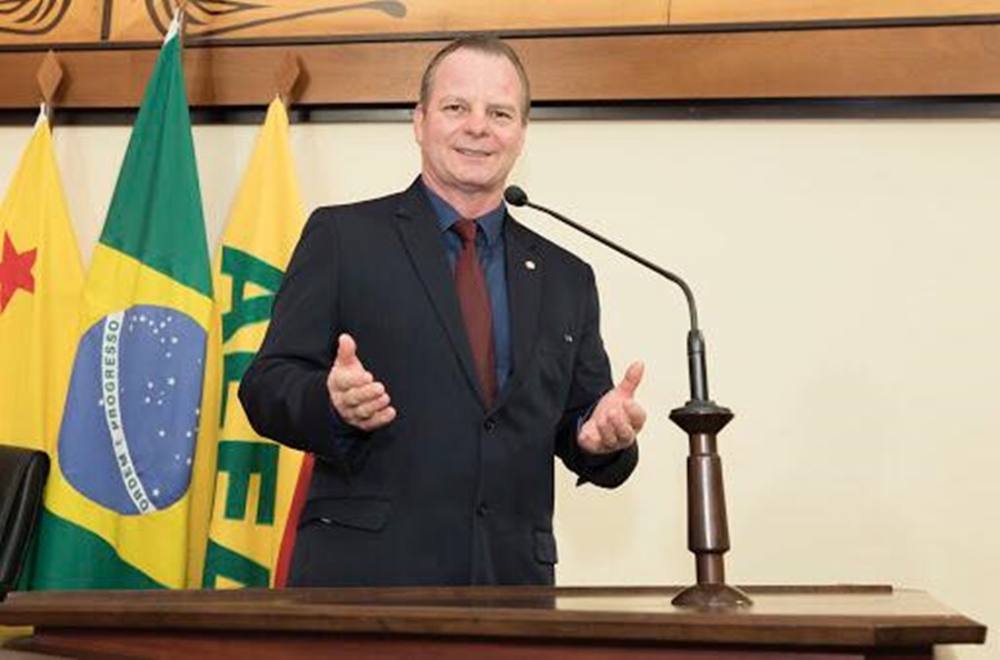 Deputado Pedro Longo pede que o Detran regularize os meios de atuação dos despachantes