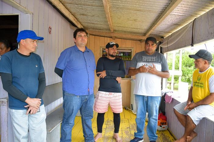 Prefeito Clodoaldo Rodrigues visita comunidades ribeirinhas de Cruzeiro do Sul