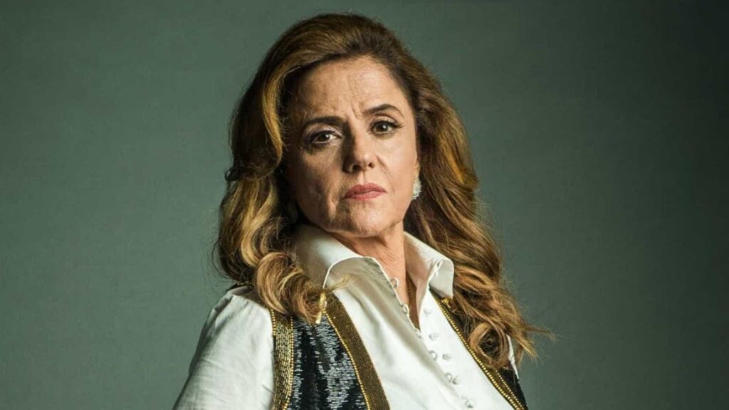 Marieta Severo recebe alta após oito dias internada com Covid-19 e pneumonia