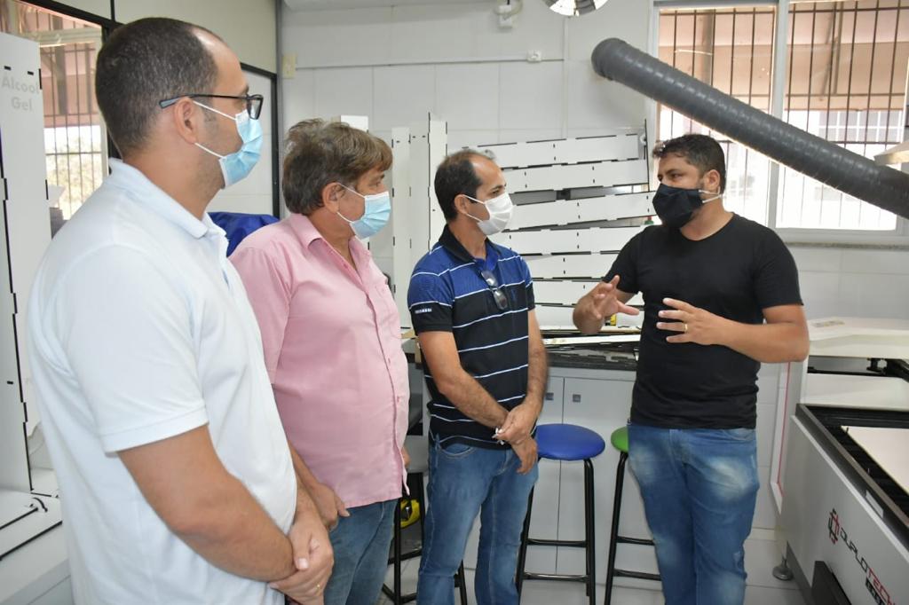 Prefeitura de Cruzeiro do Sul recebe EPI’s da Ufac e distribui em postos de saúde