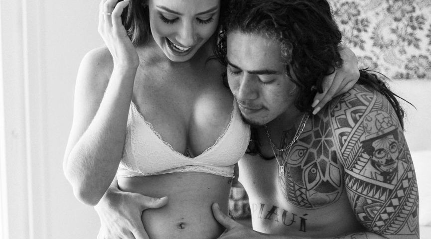 Whindersson Nunes e a namorada anunciam que estão esperando primeiro filho