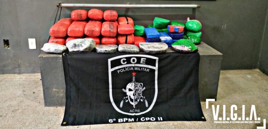 Polícia apreende quase 60kg de droga em embarcação no Rio Juruá em Rodrigues Alves