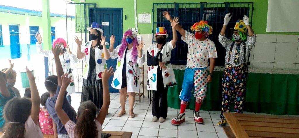 Em Cruzeiro, famílias atingidas pelas cheias participam de atividades culturais