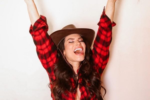 Ex-A Fazenda, acreana Raíssa Barbosa conta: “Já me relacionei com outros gays”