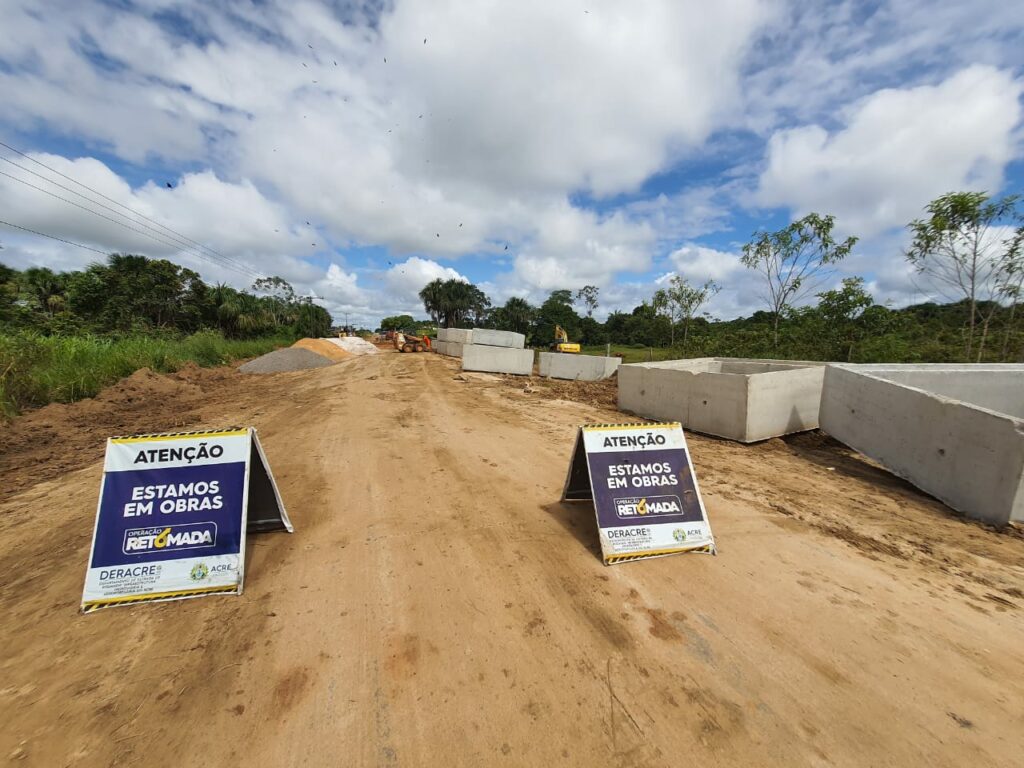 Rodovia AC-407 que liga Santa Rosa a Rodrigues Alves é interditada para serviços de infraestrutura