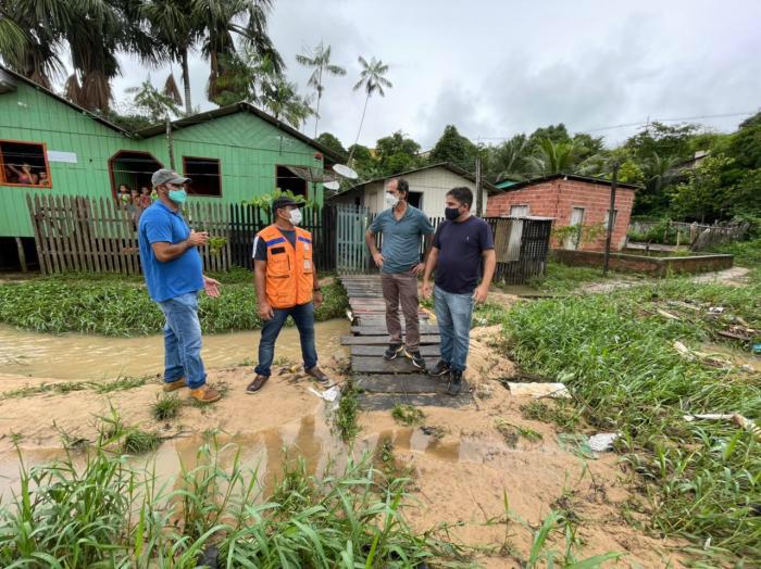 Visita de prefeito Zequinha a pontos afetados pelas fortes chuvas precede planejamento de ações concretas