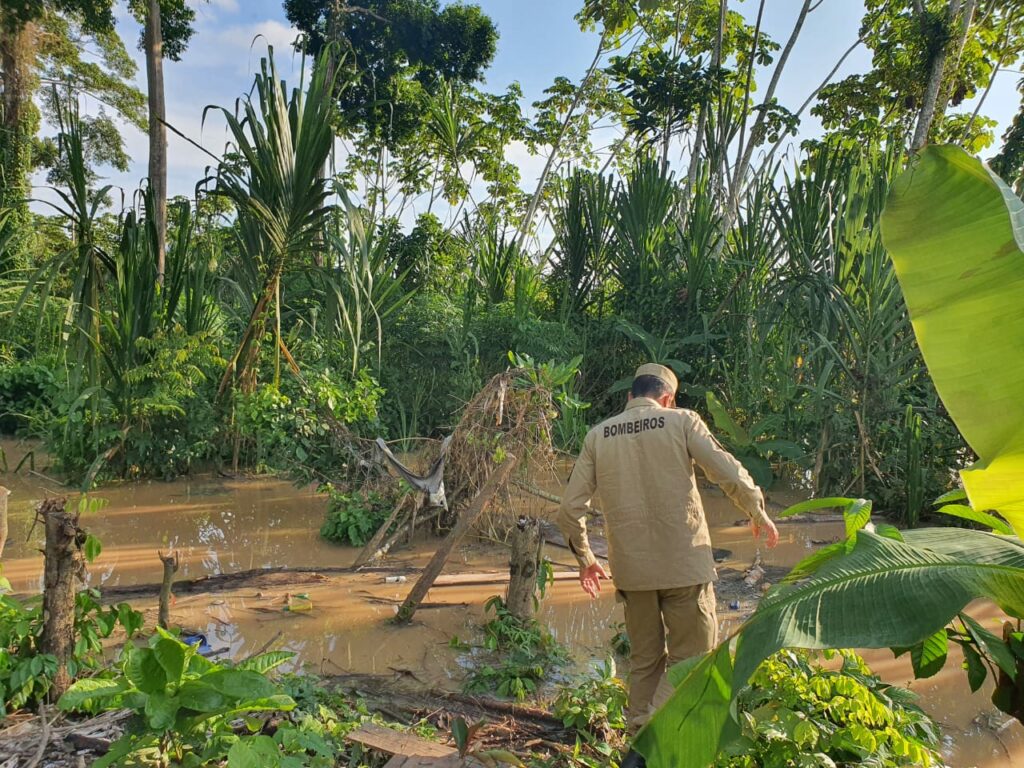 Governo e Corpo de Bombeiros seguem implementando estratégias para responder aos danos causados pelas cheias