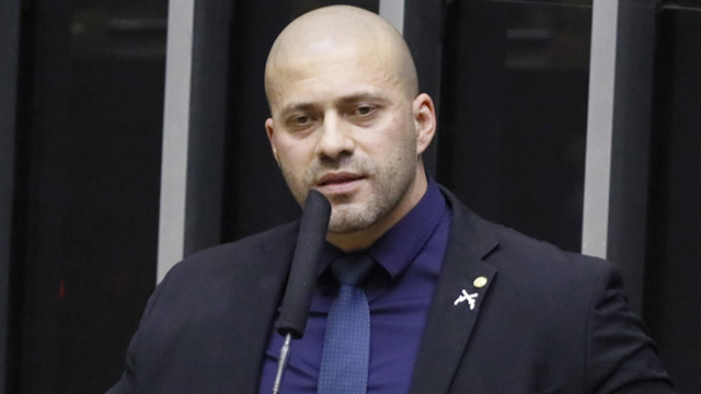 PF ouve hoje Daniel Silveira sobre celulares encontrados na prisão