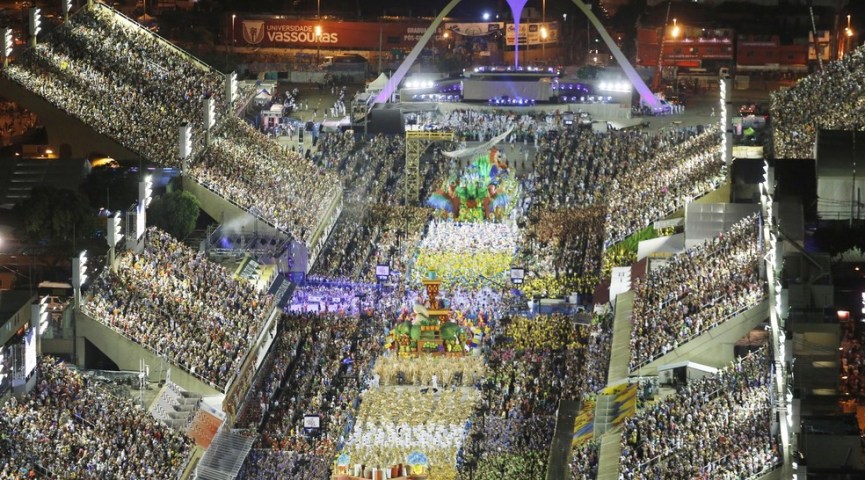 Globo irá exibir 30 desfiles que marcaram a história do Carnaval neste fim de semana